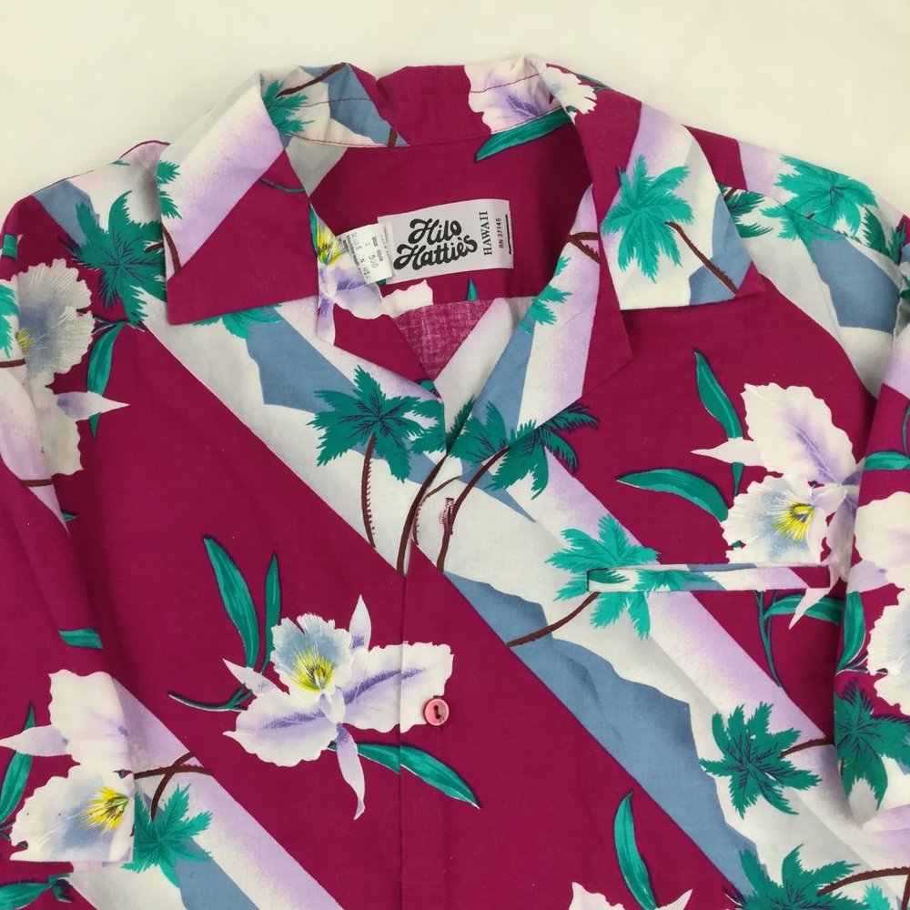 Vintage 70s Hilo Hattie's Floral Cotton Hawaiian Button Up Shirt